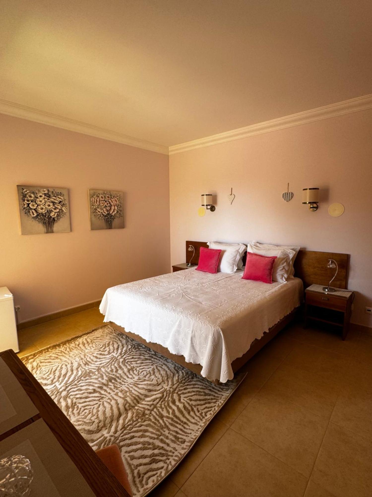 Lucie Lime Guesthouse Luz Buitenkant foto